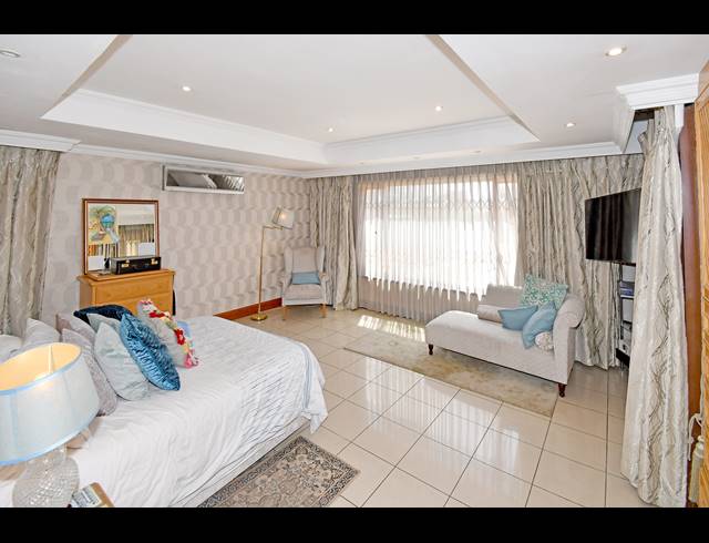 6 BEDROOM HOUSE FOR SALE IN CROWN NORTH